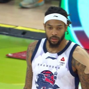 世界杯主办国家-胜浙江，山东男篮晋级杯赛4强 陈林坚19+6不负众望 3外援同时发威